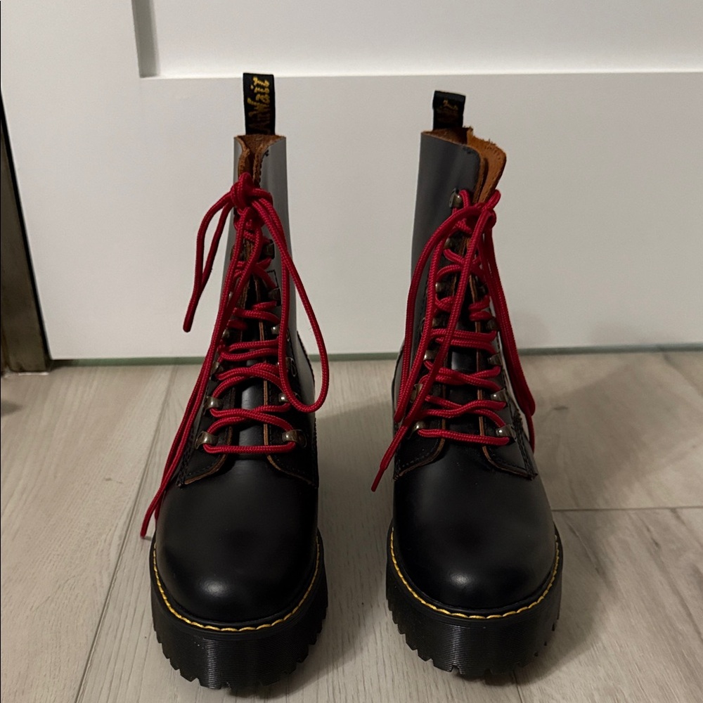 Dr  Martens Leona Black Leather Boots with Red Laces size 9 NWOT